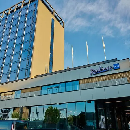 Radisson Blu Caledonien Hotel, 4*