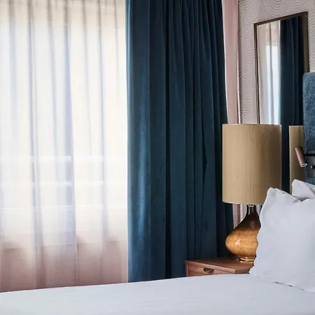 Radisson Blu Caledonien Hotel, Hotell 4*