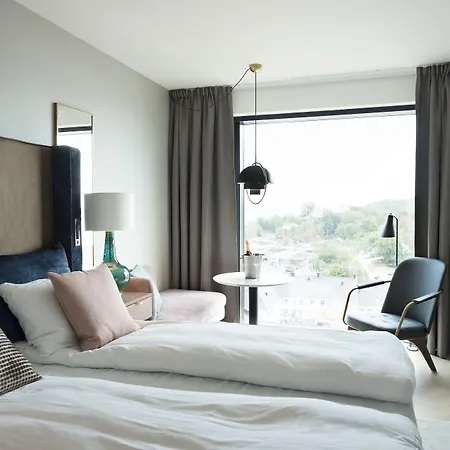 ホテル ラディソン ブルー カレドニアン クリスチャンサン 4*