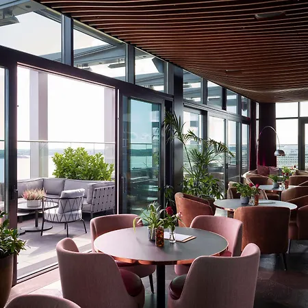 ホテル ラディソン ブルー カレドニアン クリスチャンサン 4*