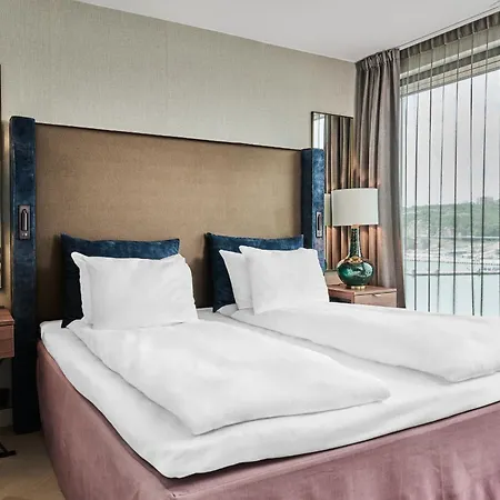 ホテル ラディソン ブルー カレドニアン クリスチャンサン クリスティアンサン