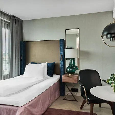 ラディソン ブルー カレドニアン クリスチャンサン クリスティアンサン