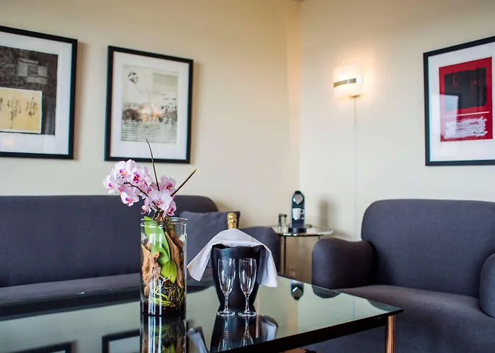 Hotel Radisson Blu Caledonien Hotel, 4*