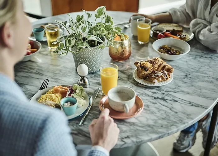 Hotel Radisson Blu Caledonien Hotel, 4*