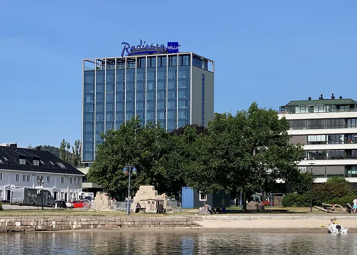 Hotel Radisson Blu Caledonien Hotel, 4*