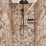 فندق Radisson Blu Caledonien Hotel, كريستينساند